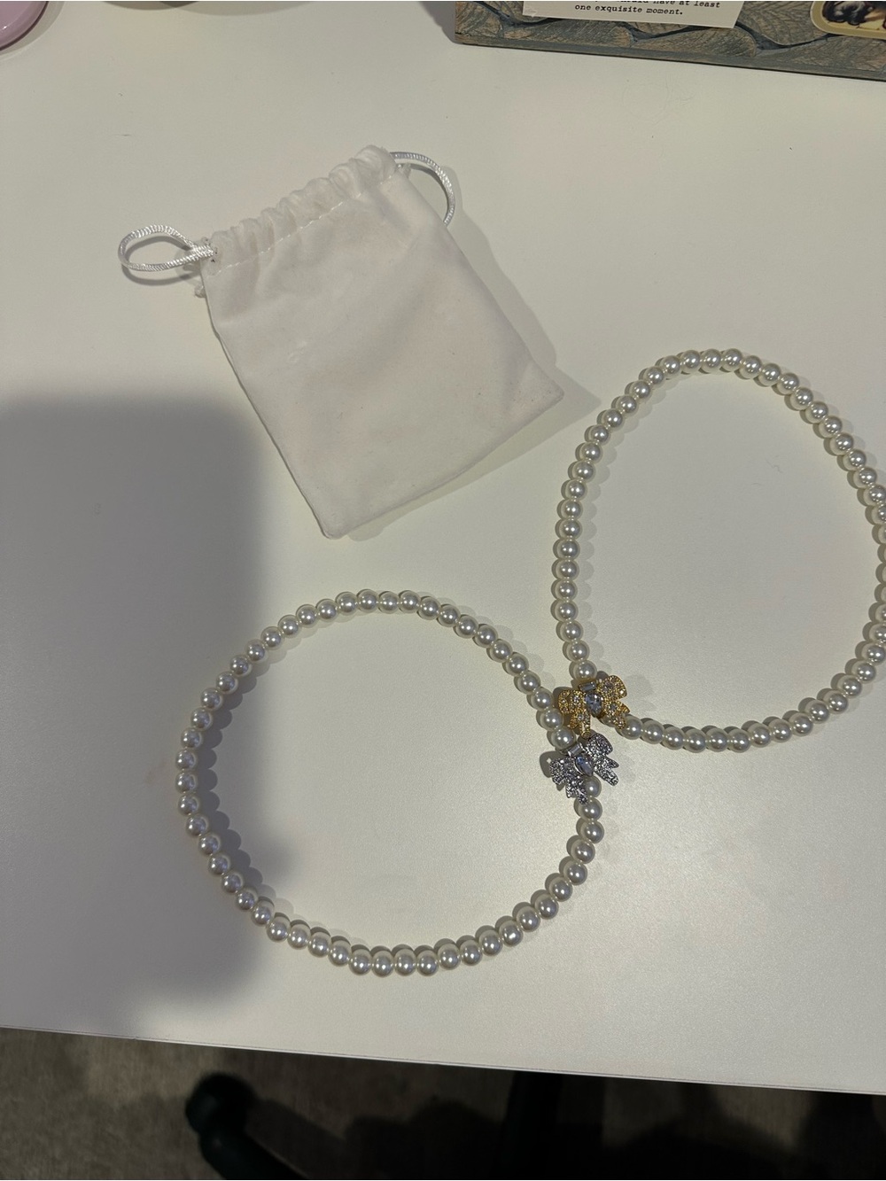 Pearl choker necklace Set with Bow clasp 2 each, gold and silver